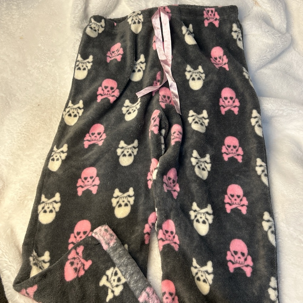 Fuzzy Gray Pajama Pants with Skull Print - White and Pink
